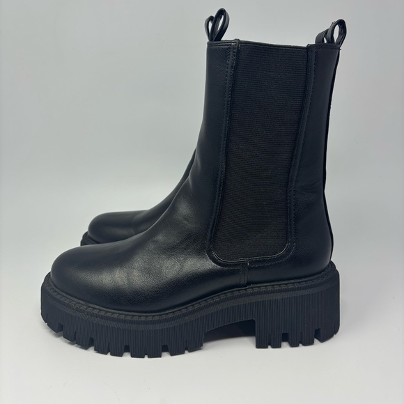 DV by Dolce Vita Chelsea Boots 7 - Picture 3 of 7